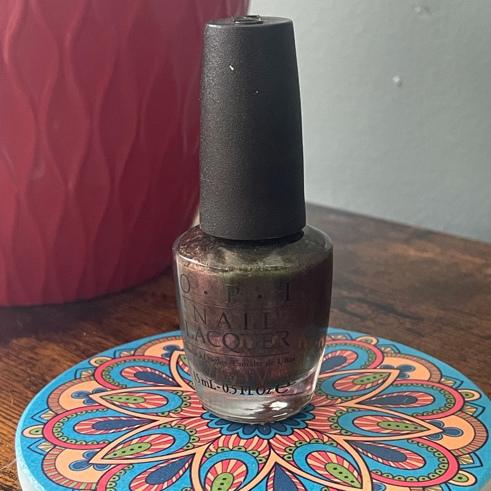 NEW OPI Nail Lacquer - Green on the Runway